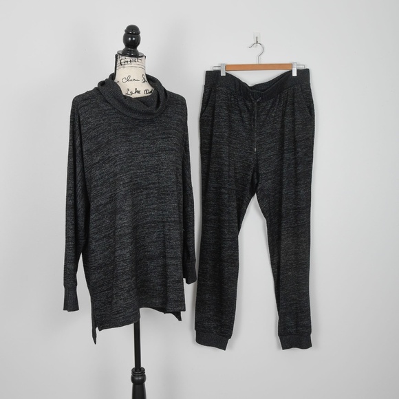 Chico's Lounge Set- NWT - Picture 1 of 7